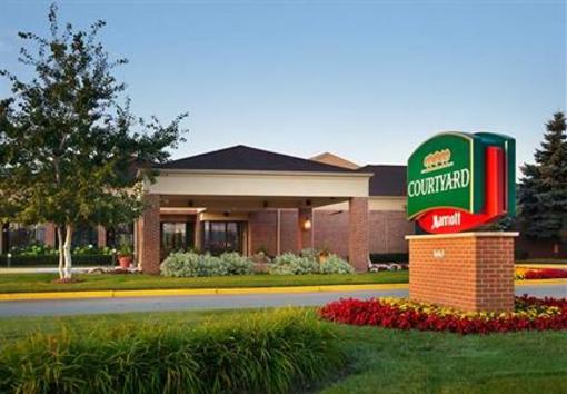 фото отеля Courtyard Milwaukee Brookfield
