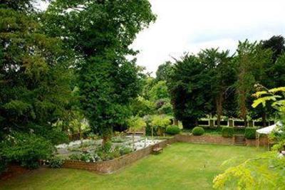 фото отеля The Elephant Hotel Pangbourne