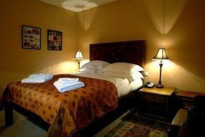 фото отеля The Elephant Hotel Pangbourne