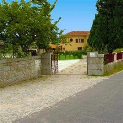 фото отеля Stone Farm Hostel Felgueiras