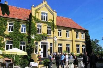 фото отеля Jagdschloss Neu Gaarz
