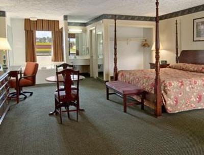 фото отеля Super 8 Motel Rowland