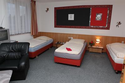 фото отеля Hotel Marjani Wennigsen