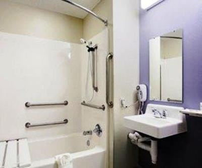 фото отеля Microtel Inn And Suites Chili Rochester Airport