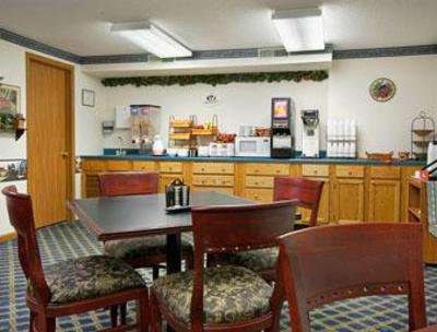 фото отеля Super 8 Motel Saint Clair