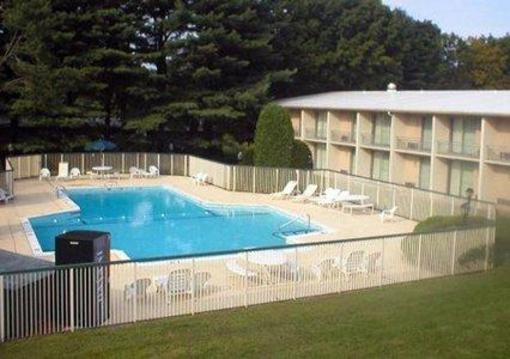 фото отеля Quality Inn Greenfield