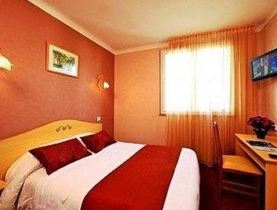 фото отеля Logis Hotel Sandrina Niort