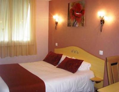 фото отеля Logis Hotel Sandrina Niort