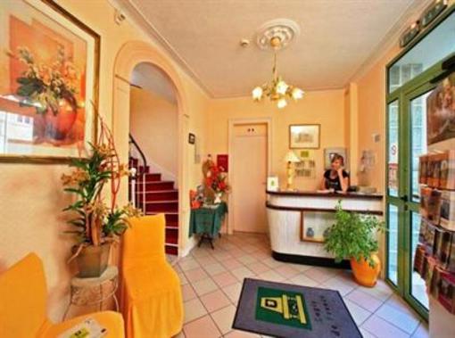фото отеля Logis Hotel Sandrina Niort