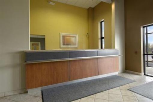 фото отеля Red Roof Inn & Suites Cleveland - Elyria