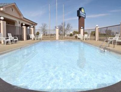 фото отеля Days Inn & Suites Osceola
