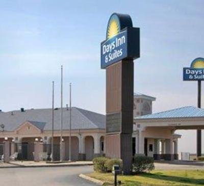 фото отеля Days Inn & Suites Osceola
