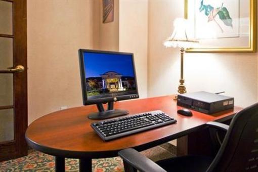 фото отеля Holiday Inn Express Hotel & Suites Waterford