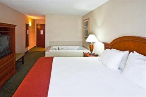 фото отеля Holiday Inn Express Hotel & Suites Waterford