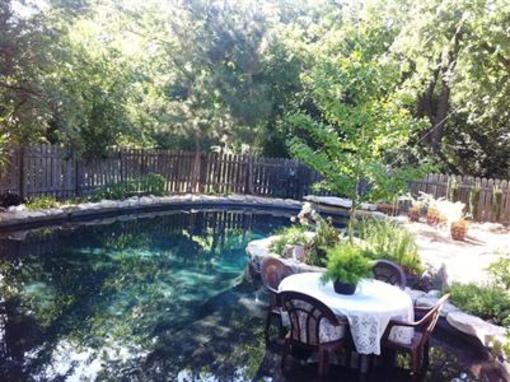 фото отеля River Rock Bed and Breakfast Cottages