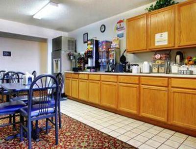 фото отеля Super 8 Motel Kirksville