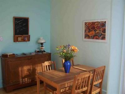 фото отеля Gite de L'Ecole Bed and Breakfast Montreal