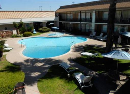 фото отеля Extend a Suites-San Antonio