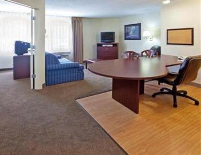 фото отеля Candlewood Suites Chicago-Hoffman Estates