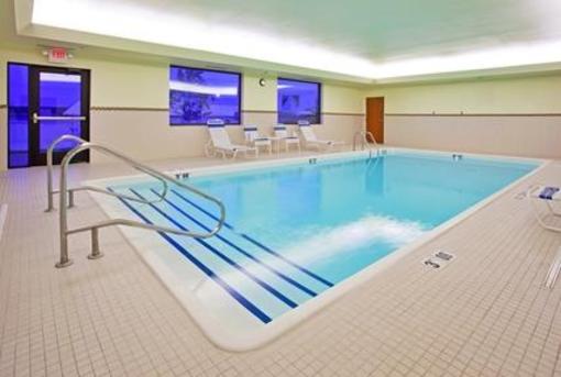 фото отеля Holiday Inn Express Hotel & Suites Howell