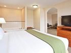фото отеля Holiday Inn Express Hotel & Suites Howell
