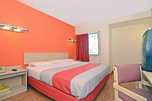 фото отеля Motel 6 Washington D.C.