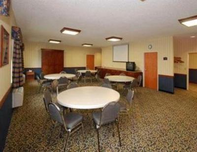 фото отеля Comfort Suites Stevensville