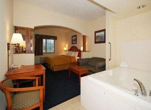 фото отеля Comfort Suites Stevensville