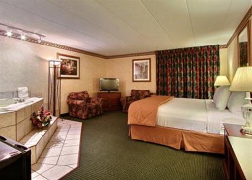 фото отеля Comfort Inn Airport Grand Rapids