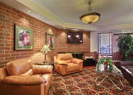 фото отеля Comfort Inn Airport Grand Rapids