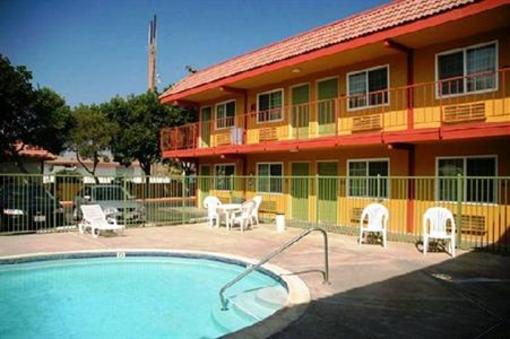 фото отеля Knights Inn San Ysidro