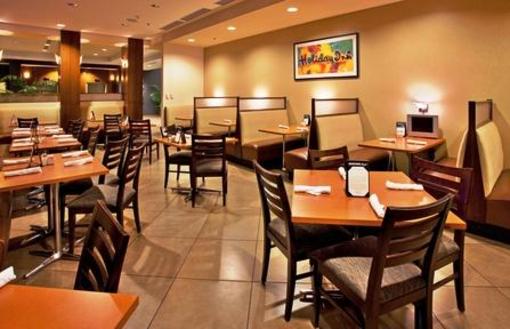 фото отеля Holiday Inn Kansas City Airport