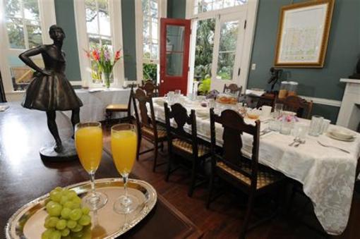 фото отеля Degas House New Orleans