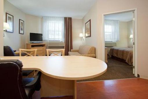 фото отеля Candlewood Suites Meridian Business Center