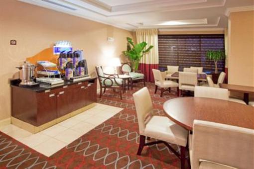 фото отеля Holiday Inn Express Hotel & Suites Washington DC-Northeast