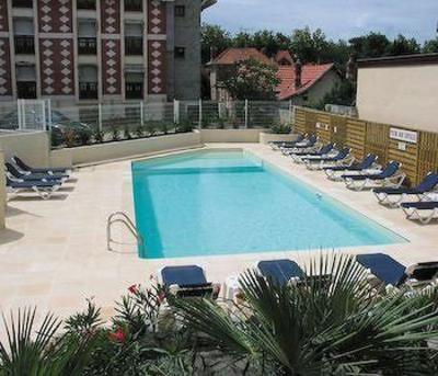 фото отеля Hotel Le Dauphin Arcachon