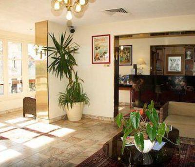 фото отеля Hotel Le Dauphin Arcachon