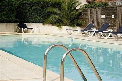 фото отеля Hotel Le Dauphin Arcachon