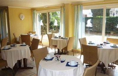 фото отеля Hotel Le Dauphin Arcachon