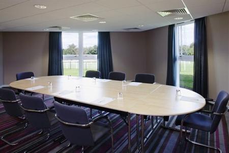 фото отеля Holiday Inn Express Downs Epsom