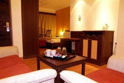 фото отеля Lazylagoon Sarovar Portico Suites Calangute