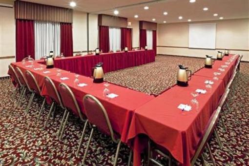 фото отеля Holiday Inn Express East Greenbush (Albany - Skyline)
