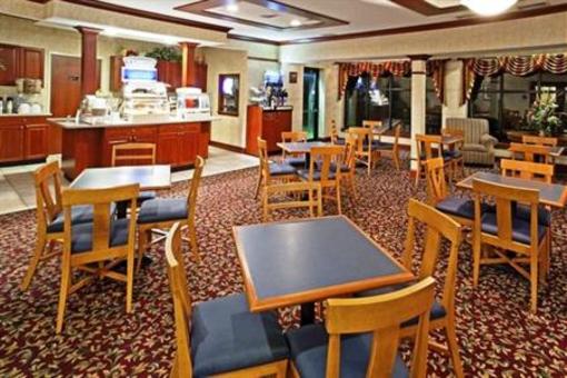 фото отеля Holiday Inn Express East Greenbush (Albany - Skyline)