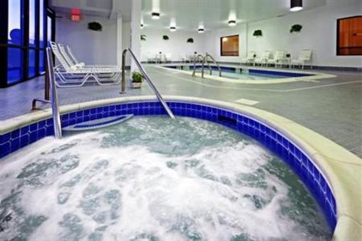 фото отеля Holiday Inn Express East Greenbush (Albany - Skyline)