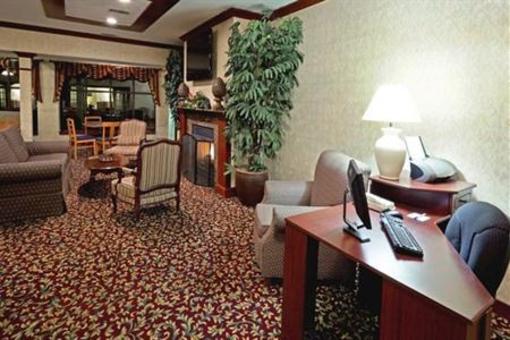фото отеля Holiday Inn Express East Greenbush (Albany - Skyline)