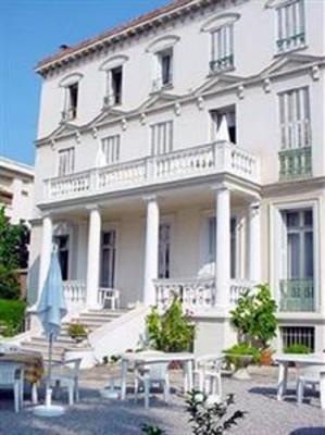 фото отеля Armenonville Hotel