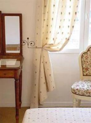 фото отеля Armenonville Hotel