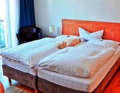 фото отеля Hotel Kronprinz Bad Salzdetfurth