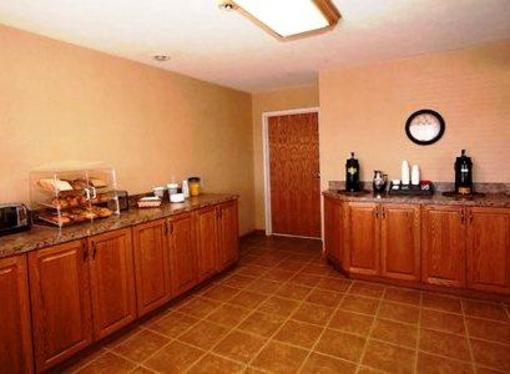 фото отеля Rodeway Inn Cozad