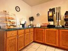 фото отеля Super 8 Farmington